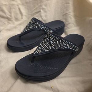 CROCS Navy Monterey Embellished Thong Sandals for Women sz 8